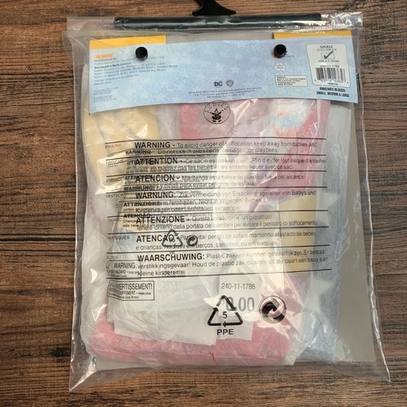 Girls’ DC super hero Wonder Woman costume - Picture 5 of 5